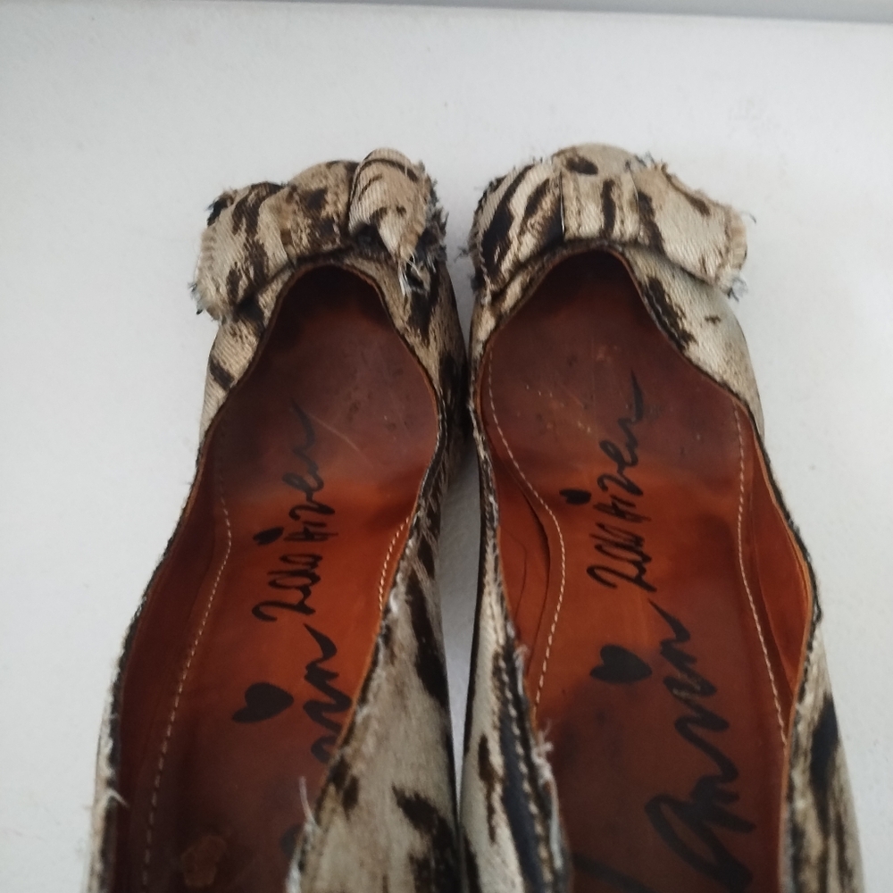LANVIN ANIMAL PRINT PUMP'S WITH BOW - Picture 5 of 9